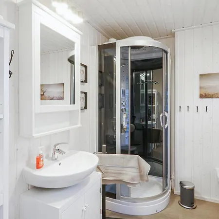 2 Bedroom Stunning In * Zerpenschleuse