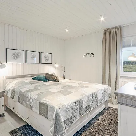 2 Bedroom Stunning In *